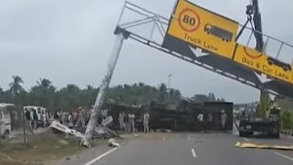 കര്‍ണാടകയില്‍ കെഎസ്ആര്‍ടിസി ബസ് നിയന്ത്രണം വിട്ടു മറിഞ്ഞു, ഡ്രൈവറും കണ്ടക്ടറും മരിച്ചു; 20 പേര്‍ക്ക് പരിക്ക് 