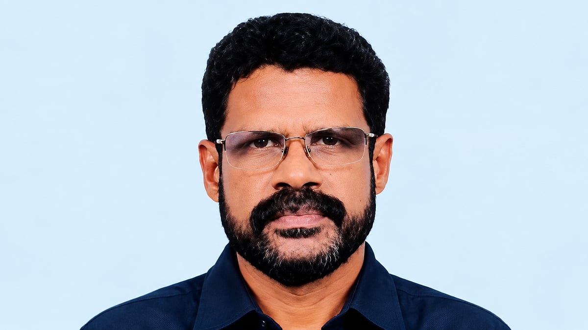 ചാലക്കുടി റെയിൽവേ സ്റ്റേഷനിൽ ചരക്കിറക്കുന്നതിനിടെ ഷോക്കേറ്റ് ലോറി ഡ്രൈവർ മരിച്ചു