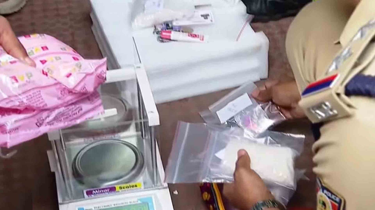 പാലക്കാട് വന്‍ ലഹരിവേട്ട; ഒരു കോടി രൂപയുടെ ലഹരി വസ്തുക്കള്‍ പിടികൂടി, യുവതിയും രണ്ട് യുവാക്കളും അറസ്റ്റില്‍