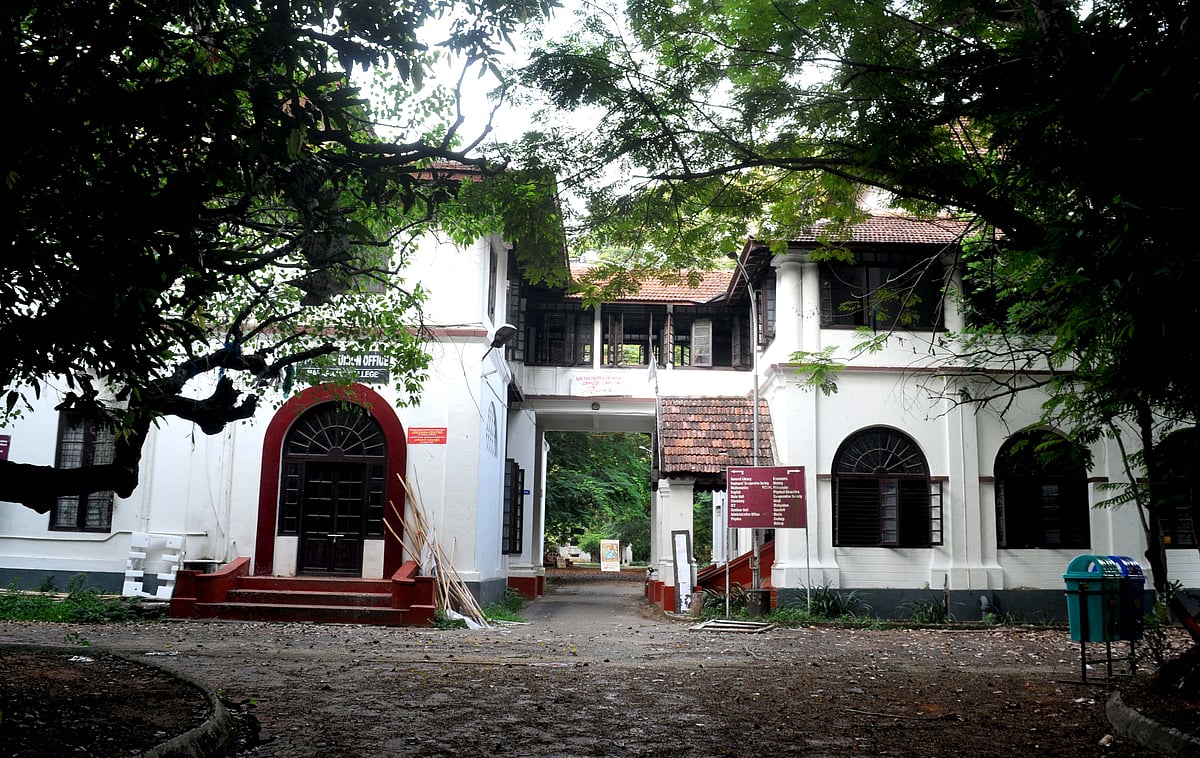 യുസി കോളജ് തിരിച്ചുപിടിച്ചു; മഹാരാജാസ് തൂത്തുവാരി; എംജിയില്‍ എസ്എഫ്‌ഐ മുന്നേറ്റം