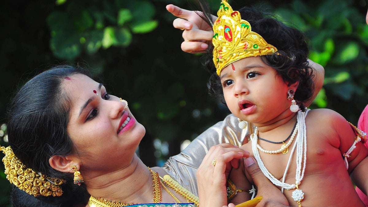 ശ്രീകൃഷ്ണ ജയന്തി തലമുറകളെ ഒന്നിപ്പിക്കുന്ന ഭക്തിയുടെയും സംസ്കാരത്തിന്റെയും ആഘോഷം; വ്രതം എങ്ങനെ? 