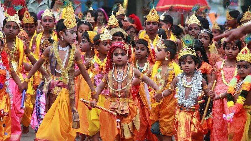 വെണ്ണ മോഷ്ടിച്ചതിന് പിന്നിലെ സന്ദേശമെന്ത്?,  മണ്ണ് തിന്ന സംഭവം വിളിച്ചുപറയുന്നത് എന്ത്?; ഉണ്ണിക്കൃഷ്ണന്റെ ബാലലീലകൾ വെറും കുസൃതിക്കഥകൾ അല്ല