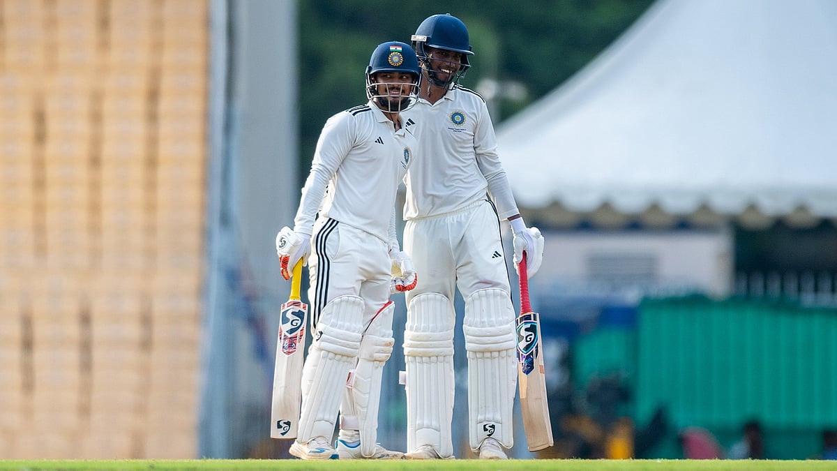 ഇഷാന്‍ കിഷന്‍ 170*, കുമാര്‍ കുശാഗ്രയ്ക്കും സെഞ്ച്വറി; ഈസ്റ്റ് സോണ്‍ കൂറ്റന്‍ സ്‌കോറിലേക്ക്