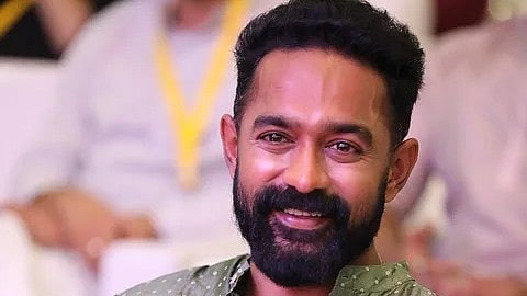 'എന്റെ തെറ്റാണ്, മടിയല്ല, ശരിക്കും പേടിയാണ്'; മറ്റു ഭാഷകളിൽ അഭിനയിക്കാത്തതിന്റെ കാരണം പറഞ്ഞ് ആസിഫ്