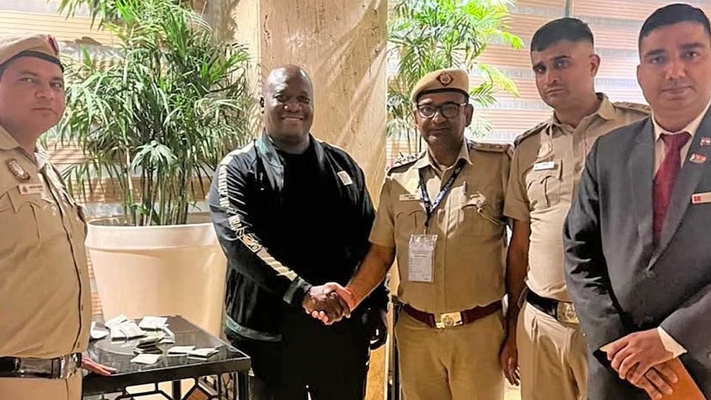 ബ്രിക്‌സിനെത്തിയ വിദേശ പ്രതിനിധിയുടെ 3 ലക്ഷം രൂപ നഷ്ടപ്പെട്ടു; വിമാനം കയറും മുന്‍പേ തിരിച്ചേല്‍പ്പിച്ച് ഡല്‍ഹി പൊലീസ് 
