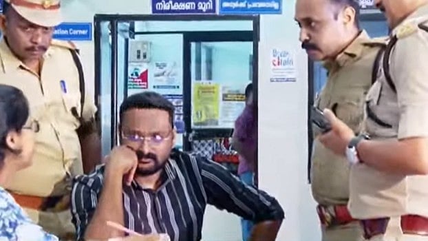 'മദ്യത്തിന്റെ ഉറവിടം കണ്ടെത്തണം'; ആന്റോ അഗസ്റ്റിന്‍ എക്‌സൈസ് കസ്റ്റഡിയില്‍, നാളെ ഉച്ചവരെ ചോദ്യം ചെയ്യും