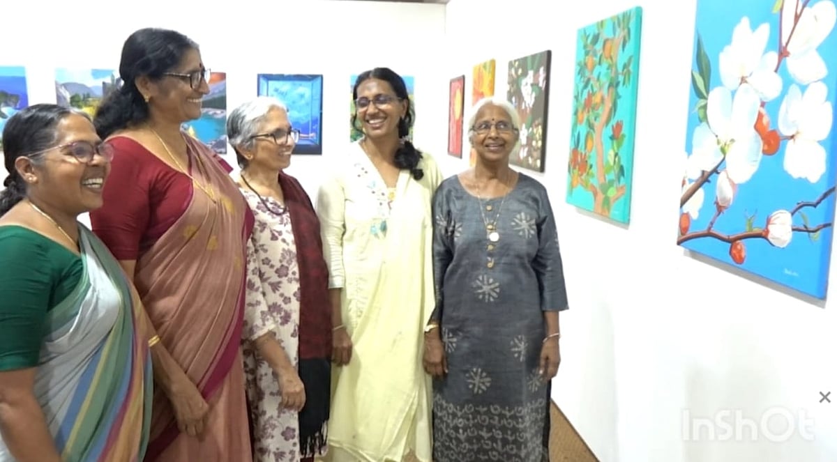 വിരമിച്ചപ്പോൾ തുടങ്ങിയ വർണപ്രപഞ്ചം: മൂന്ന് കൂട്ടുകാരികളുടെ 'എക്സ്റ്റോറിക്ക' ചിത്രപ്രദർശനം വിസ്മയമാകുന്നു
