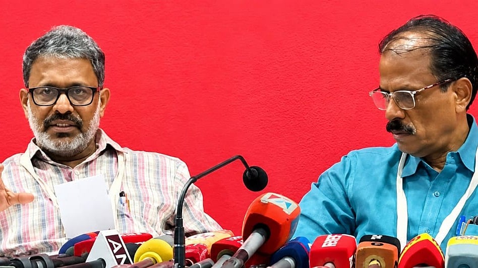 വനിതാ അഭിഭാഷകയുടേതടക്കം 11 പരാതികൾ, ഒപ്പം മൂന്ന് മണ്ഡലങ്ങളിലെ തോൽവിയും 67,000 വോട്ടിന്റെ ചോർച്ചയും: ഇഎൻ സുരേഷ് ബാബുവിന്റെ കസേര തെറിച്ചതിന് പിന്നിൽ...
