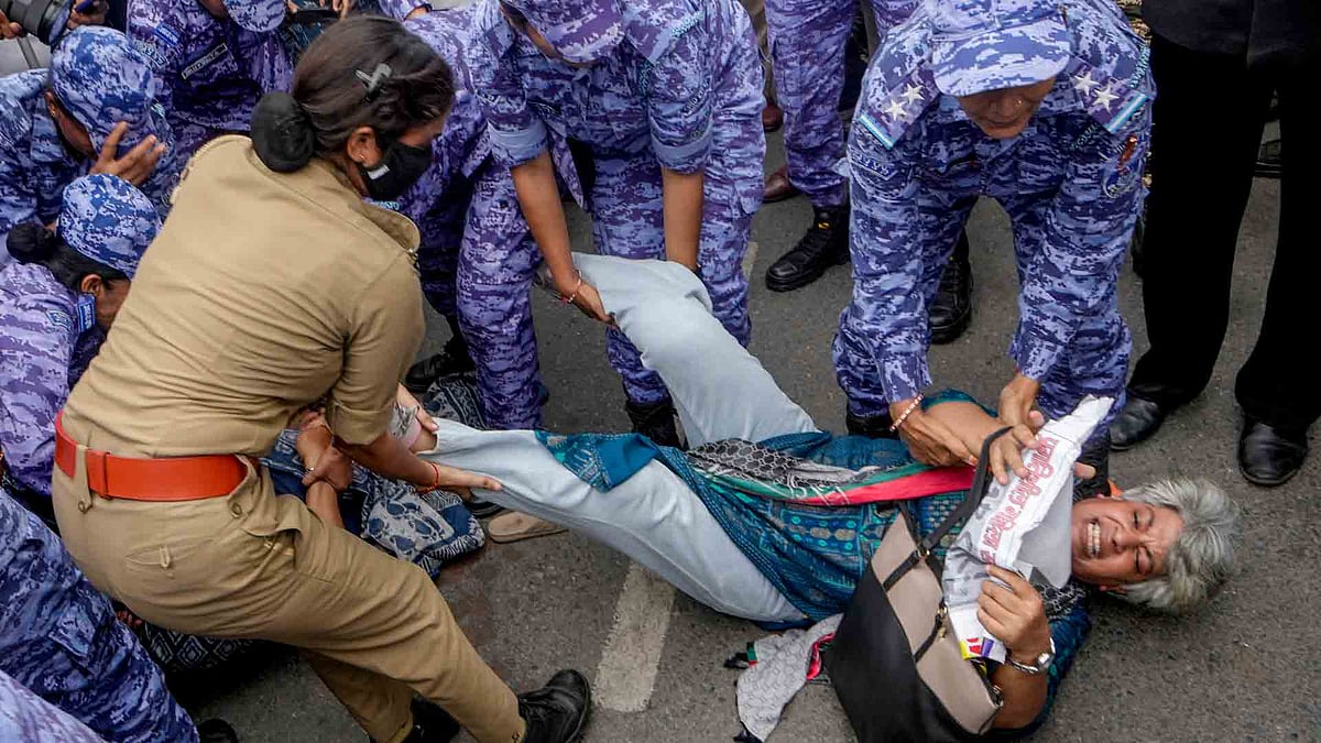 ഡല്‍ഹിയില്‍ ഇന്നും പ്രക്ഷോഭം, സുപ്രീംകോടതിയിലേക്ക് പ്രതിപക്ഷ മാര്‍ച്ച്; കൂടിക്കാഴ്ചയ്ക്ക് അനുമതി നിഷേധിച്ച് ചീഫ് ജസ്റ്റിസ്