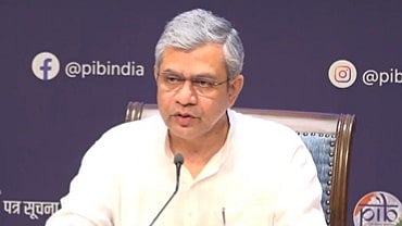ഐഡിബിഐ ബാങ്ക് ഓഹരികൾ വിൽക്കാൻ കേന്ദ്രാനുമതി; റെയിൽവേ ജീവനക്കാർക്ക് 78 ദിവസത്തെ ബോണസ്, ഭിന്നശേഷി പെൻഷൻ മാനദണ്ഡങ്ങളിൽ ഇളവ്
