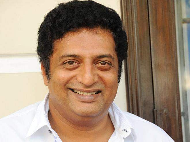 മെയ്ക് ഇന് ഇന്ത്യ എന്ന് പറഞ്ഞവര് തൊഴിലില്ലാതാക്കുന്നു: പ്രകാശ് രാജ്