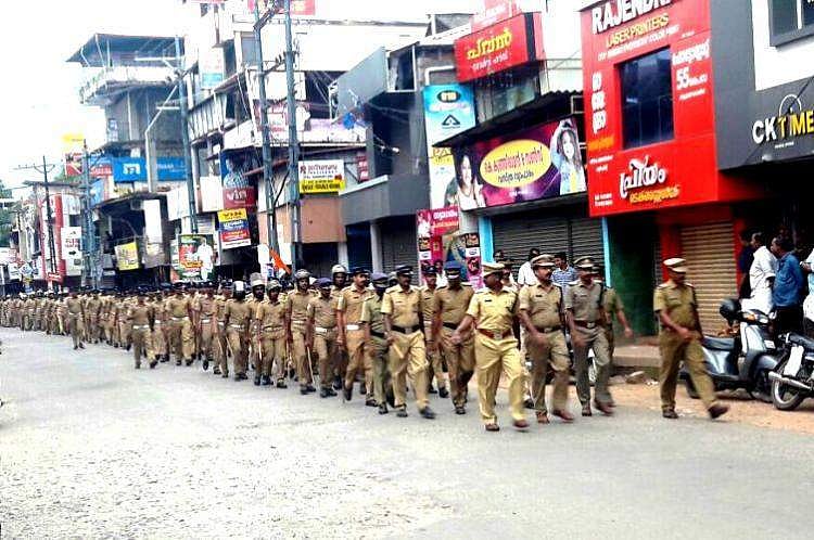 കണ്ണൂര്‍ അതീവ ജാഗ്രതയില്‍; 22 ഡിഎസ്പി 800 പൊലീസുകാരെ വിന്യസിച്ചു; കുമ്മനത്തിന്റെ ജനരക്ഷാ യാത്ര ഇന്ന്‌ 