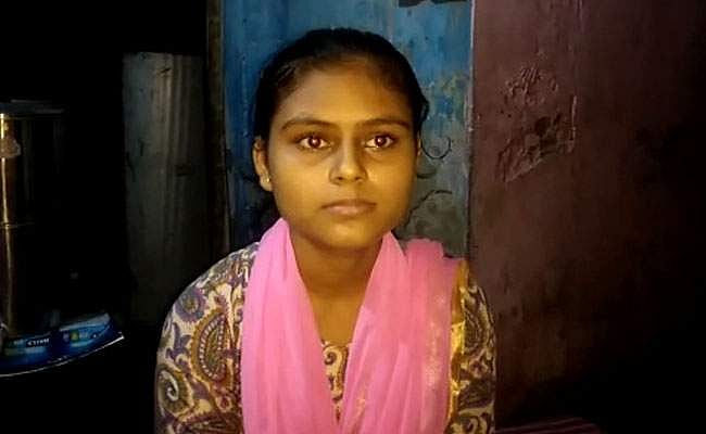 പത്താം ക്ലാസുകാരിയെ തോല്‍പ്പിച്ചു; അഞ്ച് ലക്ഷം പിഴ ഒടുക്കാന്‍ കോടതി ഉത്തരവ്
