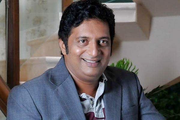 പുരസ്‌കാരങ്ങള്‍ തിരികെ നല്‍കാന്‍ ഞാനൊരു മണ്ടനല്ല: പ്രകാശ് രാജ്; മോദിക്കെതിരായ പരാമര്‍ശങ്ങളില്‍ ഉറച്ചു നില്‍ക്കുന്നു
