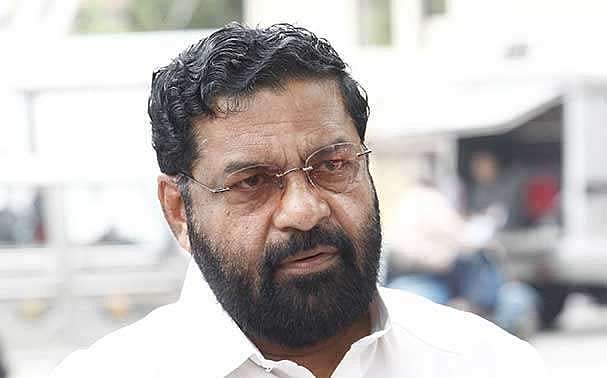 'പ്രതികാര നടപടിയല്ല'; നിരവധി അഴിമതി നടത്തിയ ബോര്ഡിനെയാണ് പിരിച്ചുവിട്ടതെന്ന് ദേവസ്വം മന്ത്രി