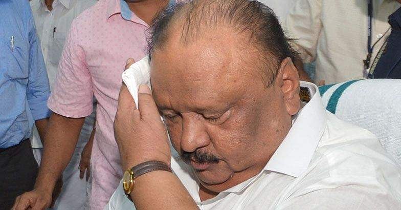 തോമസ് ചാണ്ടിക്കെതിരായ കേസ് : അന്വേഷണം അനന്തമായി നീട്ടിക്കൊണ്ടുപോകരുത് ; ജനുവരി നാലിന് റിപ്പോര്‍ട്ട് നല്‍കാന്‍ കര്‍ശന നിര്‍ദേശം