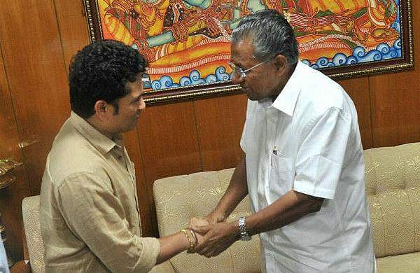 മുഖ്യമന്ത്രിയുടെ പിന്തുണ തേടി സച്ചിന്‍; ഐഎസ്എല്‍ ഉദ്ഘാടന മല്‍സരത്തിലേയ്ക്കും ക്ഷണം