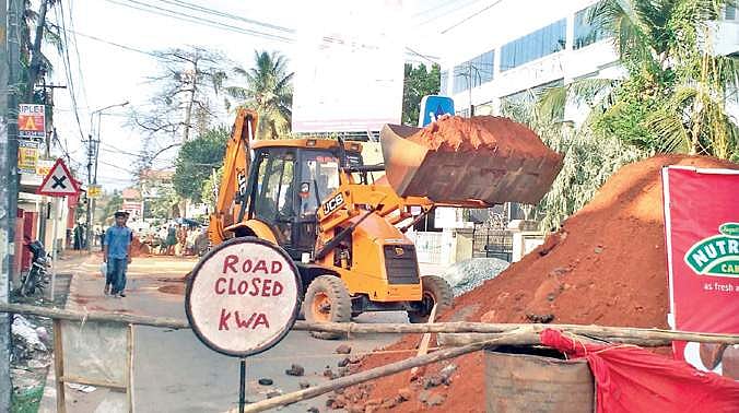 ഓടയില്‍ വീണ് മരിക്കുന്നത് യാത്രക്കാരുടെ ശ്രദ്ധക്കുറവ് മൂലം; വിചിത്ര വാദവുമായി പിഡബ്ല്യൂഡി