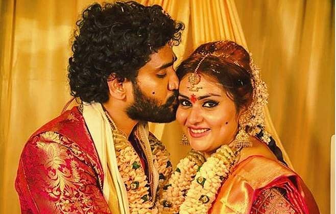 തെന്നിന്ത്യന്‍ താരം നമിത വിവാഹിതയായി: വിവാഹവേഷത്തില്‍ അതിമനോഹരിയായി നമിത; ചിത്രങ്ങള്‍ കാണാം