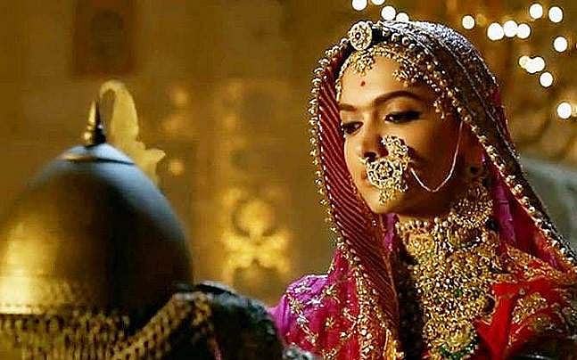 പത്മാവതിക്ക് ഐക്യദാര്‍ഢ്യം; 15 മിനിറ്റ് ലൈറ്റ് അണച്ച് പ്രതിഷേധിച്ച് സിനിമാലോകം