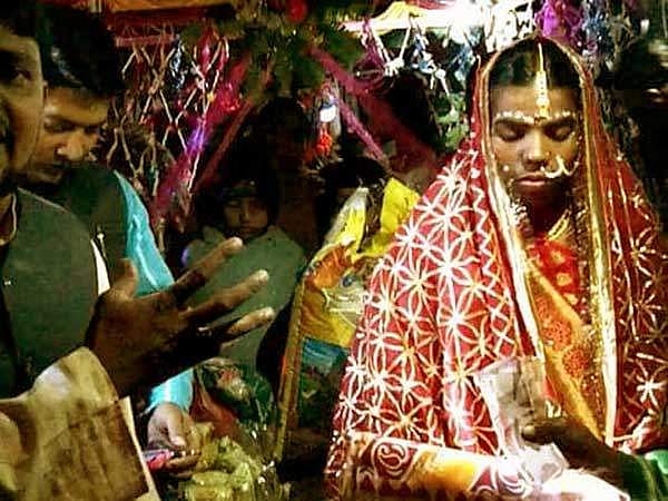 ഹിന്ദു പെണ്‍കുട്ടിയുടെ വിവാഹം മദ്രസ അധ്യാപകന്റെ നേതൃത്വത്തില്‍ ഗംഭീരമായി നടന്നു