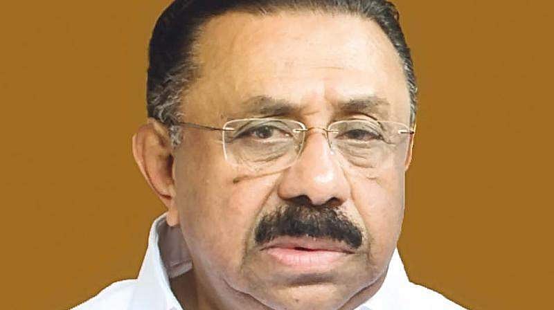 മണ്ണാര്ക്കാട്ടു നടന്നത് രാഷ്ട്രീയ കൊലപാതകം തന്നെ; കൊല്ലപ്പെട്ടയാളുടെ പിതാവിന്റെ വാദം തള്ളി കോണ്ഗ്രസ്