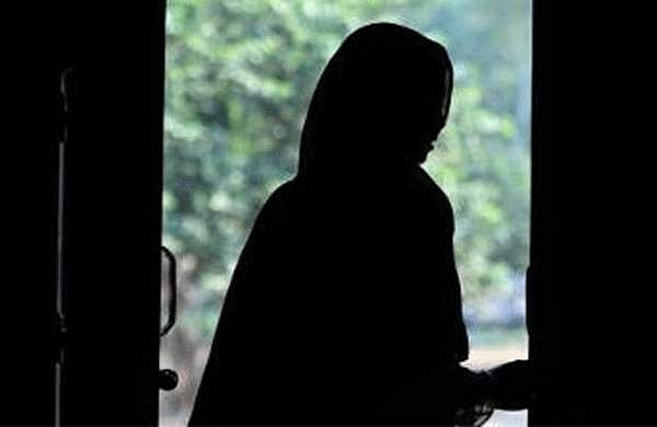 ഭര്‍ത്താവിന് ബര്‍ത്ത്‌ഡേ ഗിഫ്റ്റ് നല്‍കാനൊരുങ്ങി ; ഭാര്യയ്ക്ക് ലഭിച്ചത് വിവാഹമോചനം