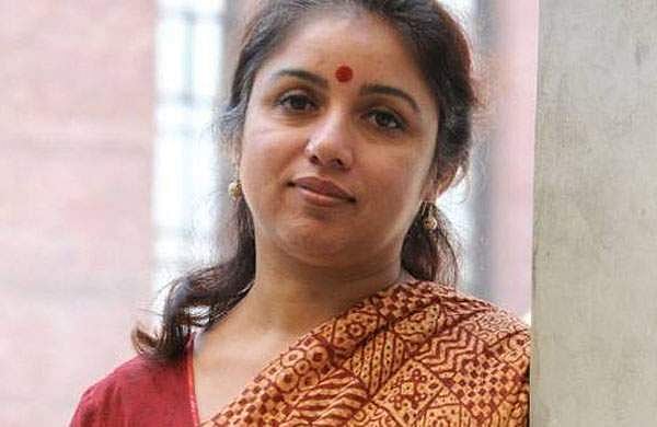 അഭിനേതാക്കള്‍ക്ക് സാമൂഹ്യ ഉത്തരവാദിത്വമൊന്നുമില്ലേ? പാര്‍വതിയെ പിന്തുണച്ച് രേവതി