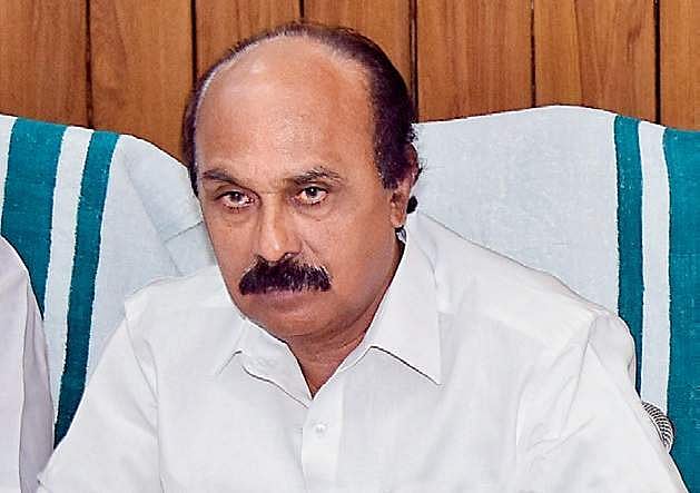 റവന്യൂമന്ത്രിയെ ഒഴിവാക്കിയിട്ടില്ല ; വിശദീകരണവുമായി പൊതുഭരണ വകുപ്പ്