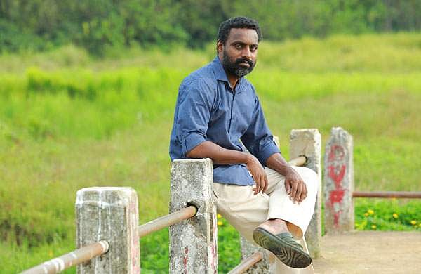 'എഴുതാന്‍ എനിക്കു പേടിയായിരുന്നു, പാര്‍ട്ടിയെ വെല്ലുവിളിച്ച് ഇവിടെ ജീവിക്കാനാവില്ല'