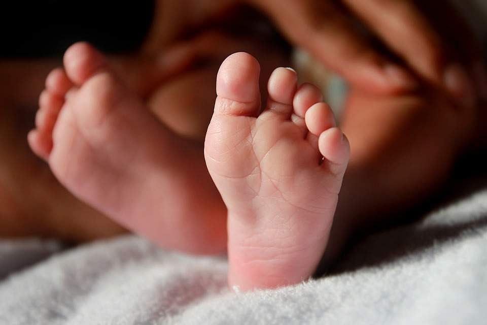 ഒറ്റ പ്രസവത്തിൽ അഞ്ചു കുഞ്ഞുങ്ങൾ; ഒരു ആൺകുഞ്ഞിനെ നഷ്ടമായി, നൊമ്പരം