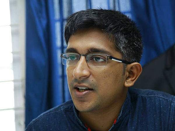 ഫോട്ടോ പത്രത്തില്‍ ഒന്നാം പേജില്‍ വരുത്തുന്ന ഉമ്മന്‍ചാണ്ടി മോഡല്‍ ഉത്തരവാദിത്തമല്ല പിണറായിയുടെ രീതി; ഹരീഷ് വാസുദേവന്‍