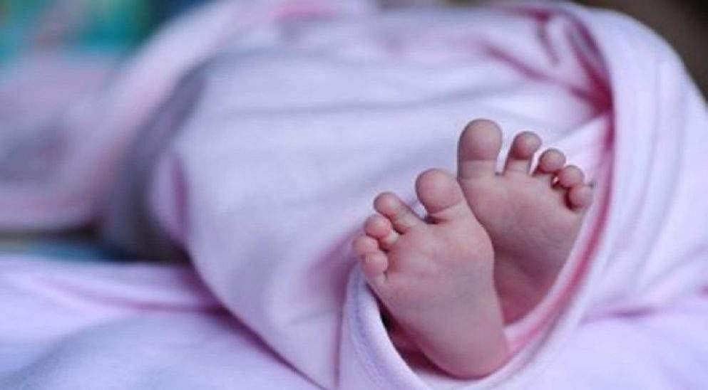 ആണ്കുട്ടിയെ ആഗ്രഹിച്ചു, ജനിച്ചത് പെണ്കുട്ടി; എട്ടാം നാള് ടെറസില് നിന്ന് മുത്തശ്ശി എറിഞ്ഞു കൊന്നു; ദാരുണം