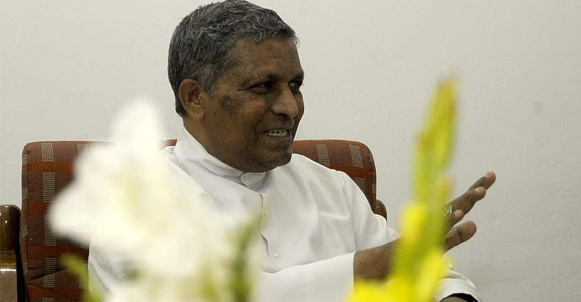 ഓഖി ദുരന്തം: അനുരഞ്ജന നീക്കവുമായി സര്‍ക്കാര്‍; മന്ത്രിമാര്‍ സഭാ നേതൃത്വത്തെ കണ്ടു