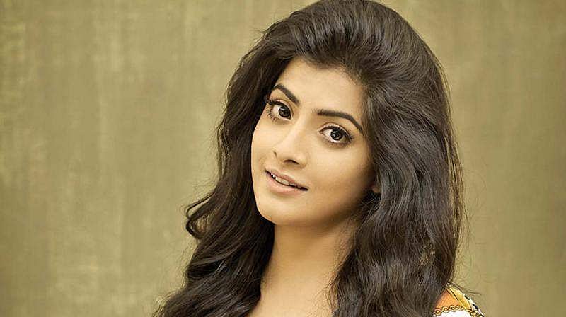 വെളിപ്പെടുത്തലുമായി തമിഴ് നടി വരലക്ഷ്മി ശരത്കുമാര്‍