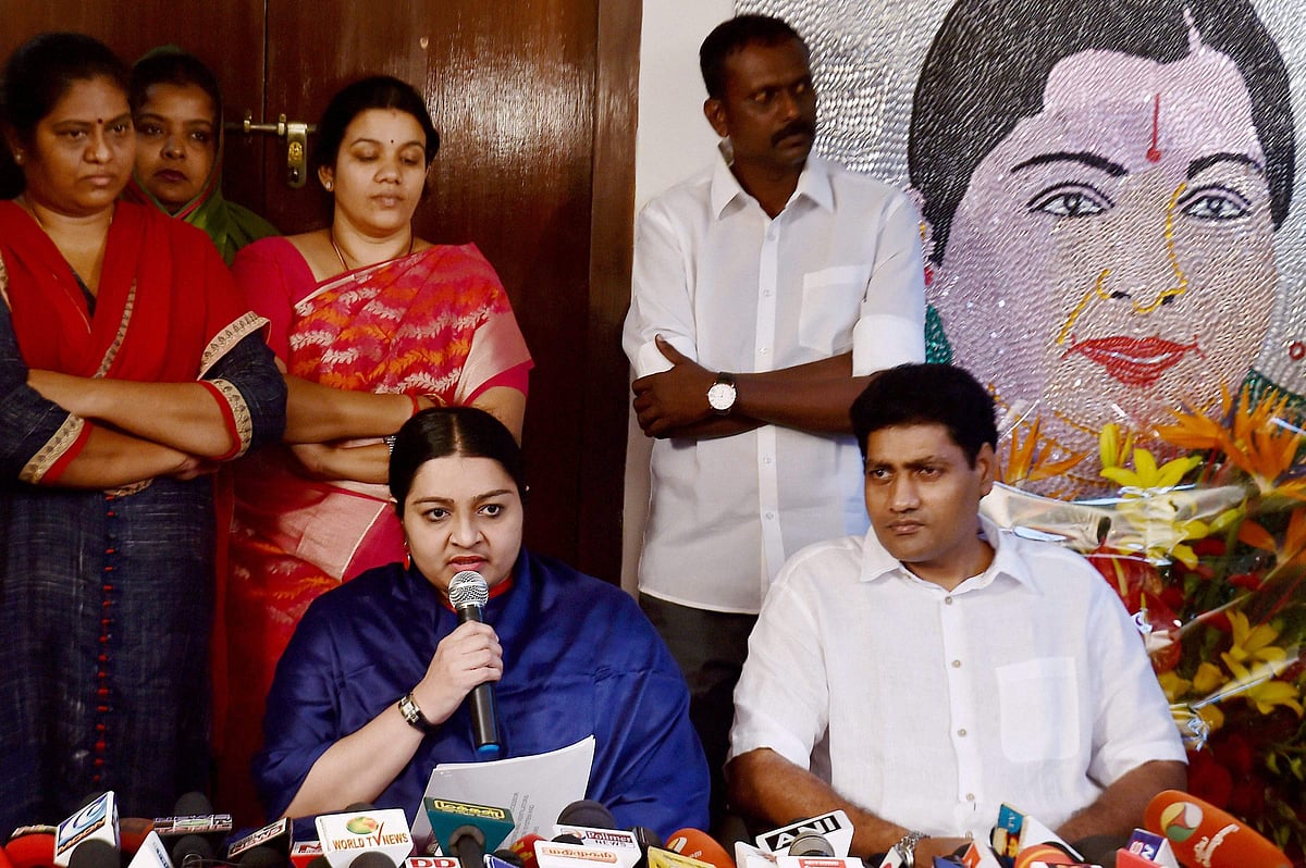 ജയയുടെ ജന്മദിനത്തില്‍ പുതിയ പാര്‍ട്ടിയുമായി ദീപ 