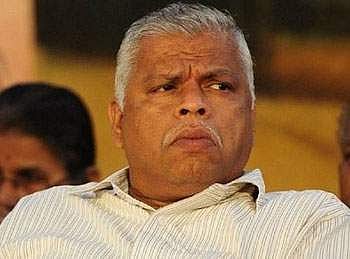 കേരളത്തില്‍ രാഷ്ട്രീയപ്പാര്‍ട്ടികളെക്കൊണ്ടു നടക്കാന്‍ പറ്റാത്ത സ്ഥിതി: എംവി ജയരാജന്‍