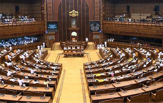 പ്രതിപക്ഷ പ്രതിഷേധത്തെ തുടര്‍ന്ന് സഭ താല്‍ക്കാലികമായി നിര്‍ത്തിവെച്ചു