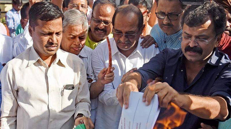 ബജറ്റ് സമ്മേളനം തടസപ്പെടുത്തി; 19 എംഎല്‍എമാര്‍ക്ക് 9 മാസം സസ്‌പെന്‍ഷന്‍