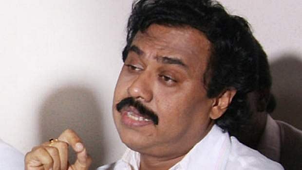വിനയനെ വിലക്കിയ സംഭവത്തില്‍ അമ്മയ്ക്കും ഫെഫ്കയ്ക്കും പിഴ