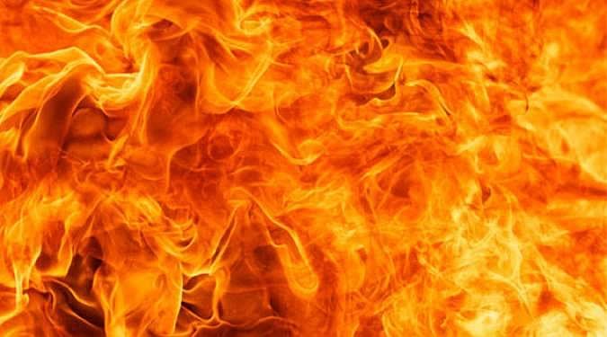 കൊല്ലം ചിന്നക്കടയില്‍ വന്‍ തീപിടുത്തം; 10 കടകള്‍ കത്തിനശിച്ചു