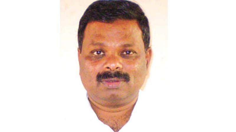 മൂന്നാര്‍: പ്രശ്‌നം പരിഹരിക്കാന്‍ കഴിവില്ലെങ്കില്‍ റവന്യു മന്ത്രി മാറിനില്‍ക്കട്ടെയെന്ന് എസ് രാജേന്ദ്രന്‍