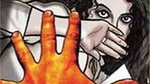 റെയില്‍വേ പ്ലാറ്റ്‌ഫോമില്‍ നിന്ന് തട്ടികൊണ്ടുപോയി മുന്നുവയസ്സുകാരിയെ പീഡിപ്പിച്ചു; യുവാവ് അറസ്റ്റില്‍ 