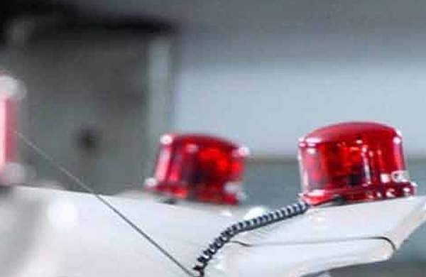 വിഐപി വാഹനങ്ങളിലെ ബീക്കണ്‍ ലൈറ്റുകള്‍ക്കു നിരോധനം, റെഡ് ബീക്കണ്‍ ഇനി എമര്‍ജന്‍സി വാഹനങ്ങള്‍ക്കു മാത്രം