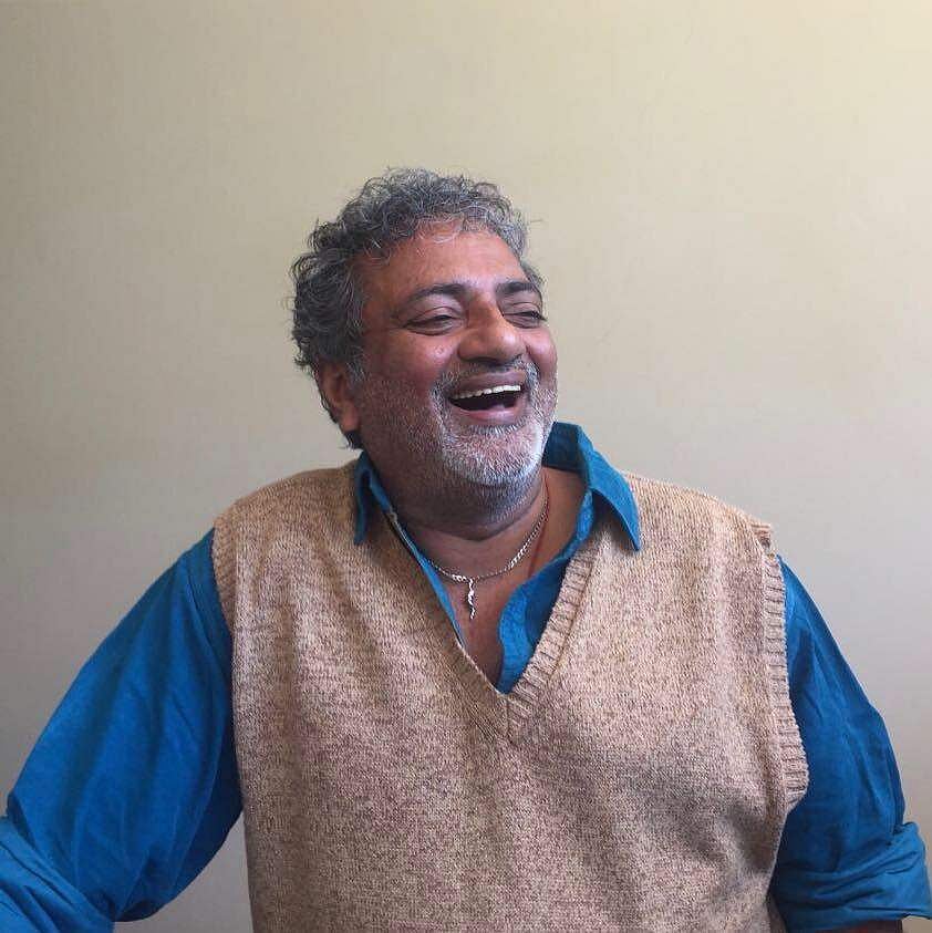 ഊരിപ്പിടിച്ച കത്തിയുടെ മുന്നിലൂടെ നടന്നുപോയി എന്നു പറയുന്നതൊന്നും ധീരതയല്ല; അത് പൊങ്ങച്ചമാണ്: ജോയ് മാത്യു