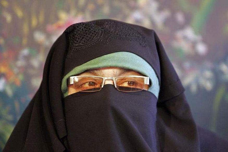കശ്മീര്‍ വനിതാ വിഘടനവാദി നേതാവ് അസിയ അന്ദ്രാബി അറസ്റ്റില്‍ 