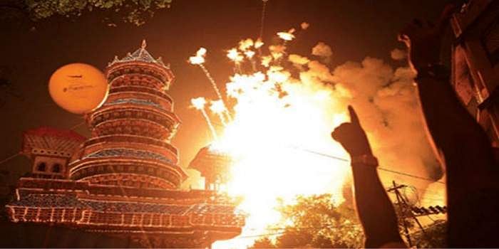 പരമ്പരാഗതവെടിക്കെട്ട് നടത്താന്‍ അനുമതിയില്ലെങ്കില്‍ തൃശൂര്‍പൂരം ചടങ്ങിനുമാത്രമാകുമെന്ന് പാറമേക്കാവ്
