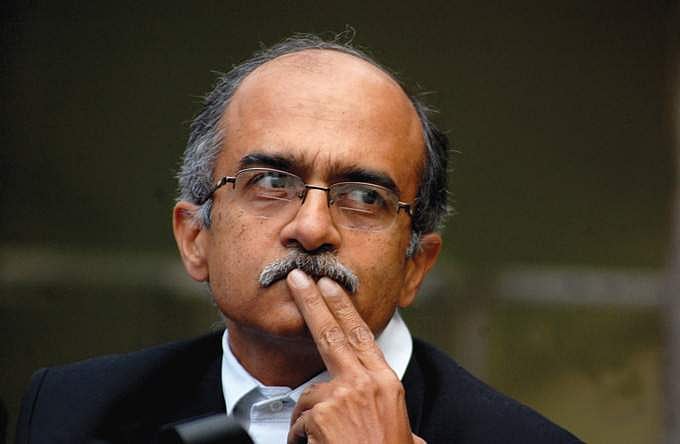 ശ്രീകൃഷ്ണന്‍ പൂവാലനാണെന്ന പരാമര്‍ശം; ഒടുവില്‍ മാപ്പ് പറഞ്ഞ് പ്രശാന്ത് ഭൂഷണ്‍