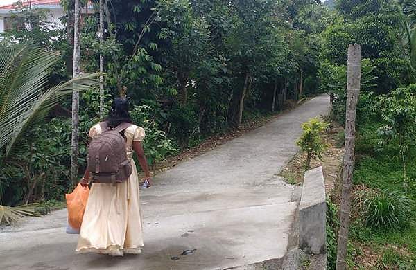 രണ്ടുമാസത്തെ അവധി കഴിഞ്ഞ് അവളിറങ്ങി; ''ഇനി നീ അനാഥയല്ല, മകളേ''; അനാഥക്കുട്ടികളെ അവധിക്കാലത്ത് പാര്‍പ്പിച്ച ഒരു കുടുംബത്തിന്റെ വാക്കുകള്‍