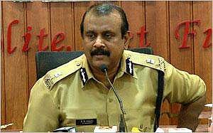 സെന്‍കുമാറിന്റെ വിധിയില്‍ വ്യക്തത തേടി സര്‍ക്കാര്‍ സുപ്രീം കോടതിയിലേക്ക്‌; പ്രതിപക്ഷം അടിയന്തിര പ്രമേയത്തിന് ഉപയോഗിച്ചത് സെന്‍കുമാര്‍ ചോര്‍ത്തി നല്‍കിയതെന്ന സംശയത്തില്‍ സര്‍ക്കാര്‍